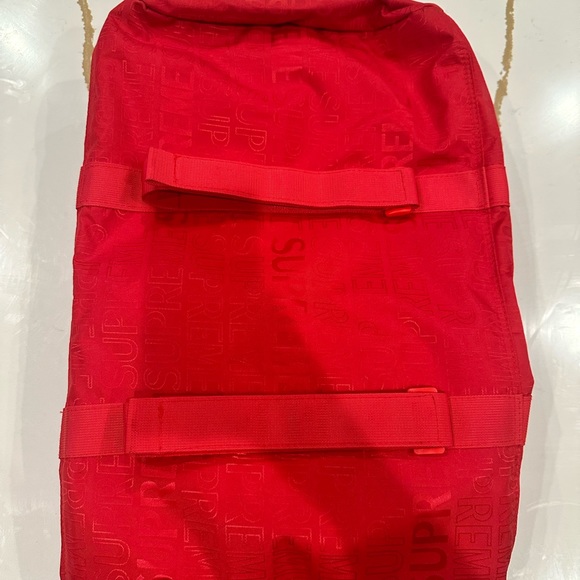 SUPREME Red Cordura Nylon Jacquard Logo Duffle Bag SS19 Collection NWT - Picture 4 of 11
